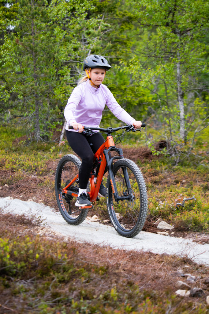 HillSkiRent-Ylläs-BikePark-lapsi